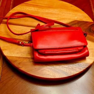 BUXTON RED CROSS BODY BAG